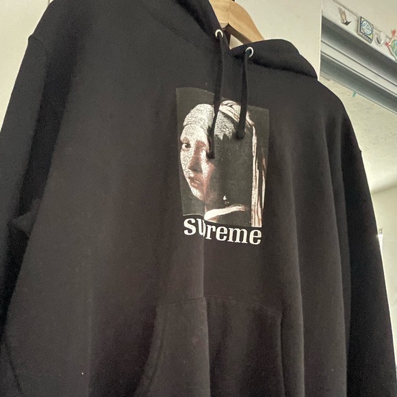 Supreme Girl with the Pearl Earrings Hoodie Medium RARE - Picture 3 of 4
